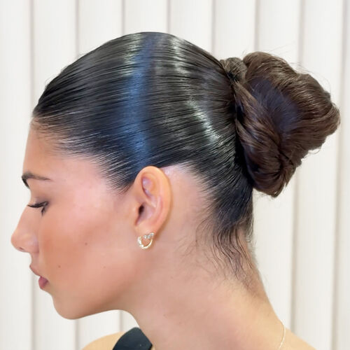 Cult Favorite Firm + Flexible Hairspray - Volume Estremo | L'Or&eacute;al Partner Shop